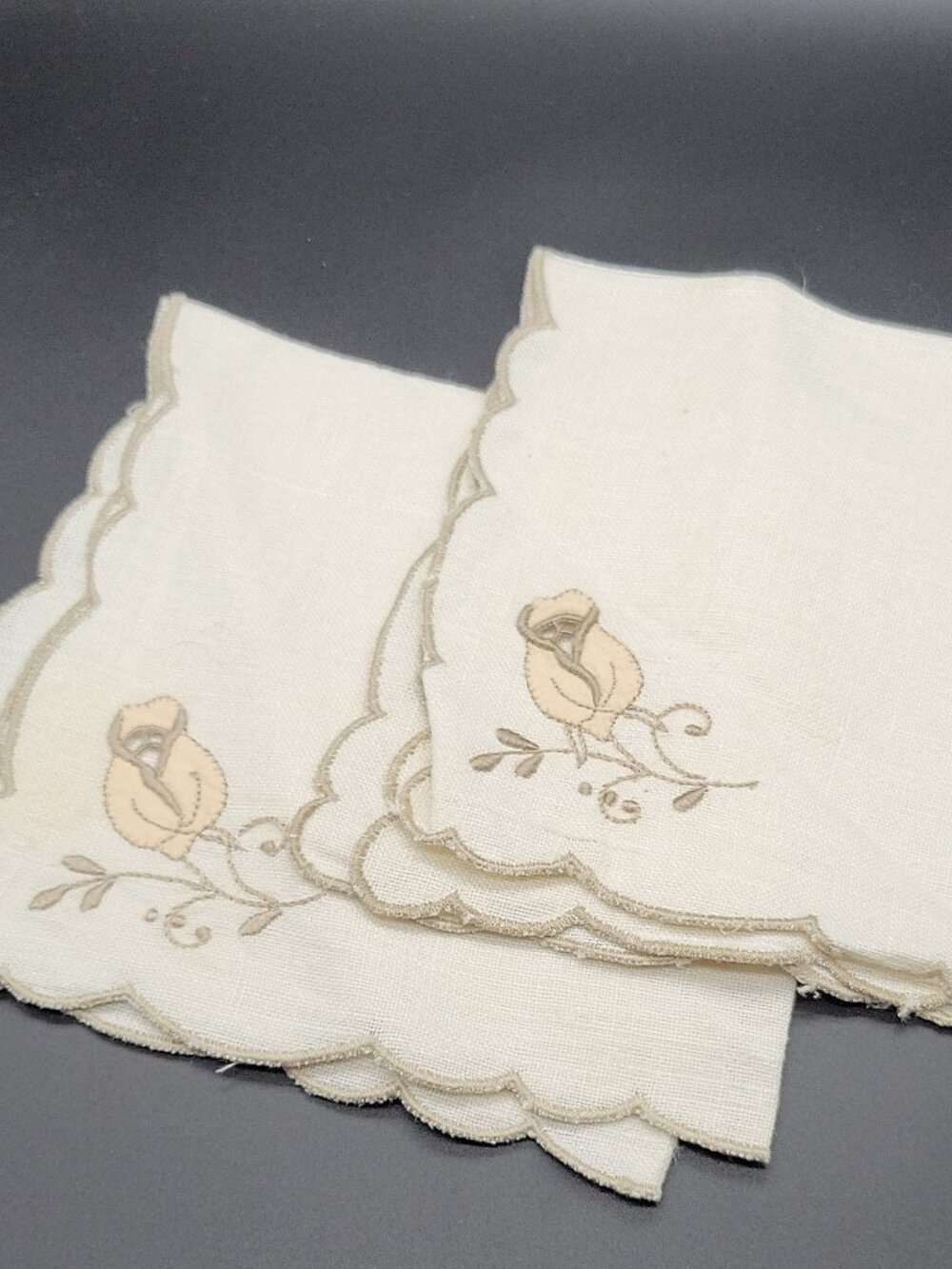 2Vintage White Traditional Floral Embroidered Linen Square Napkins Set of 2 Wedd